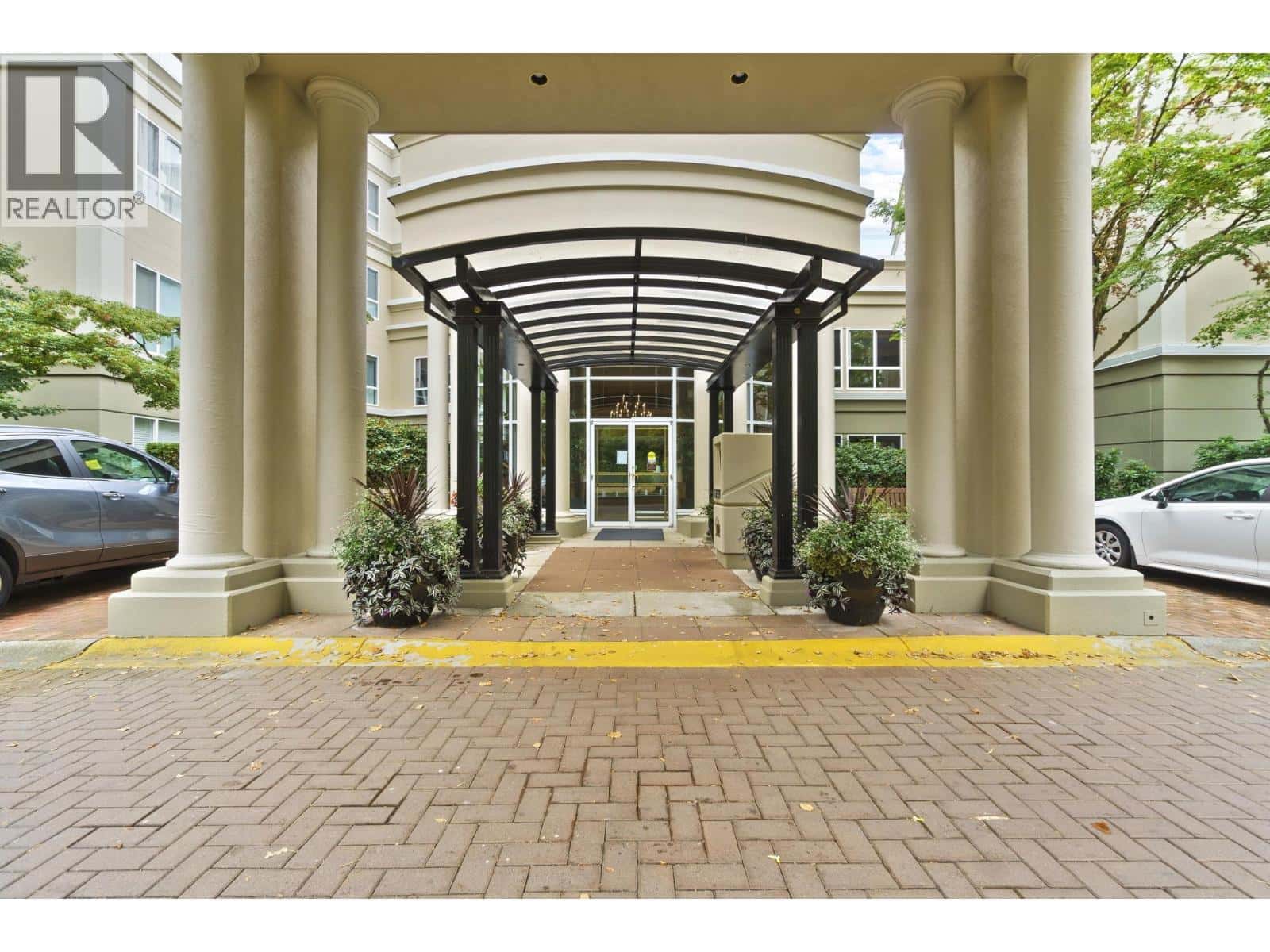 130 3098 GUILDFORD WAY — Coquitlam, British Columbia - Photo 4 of 35