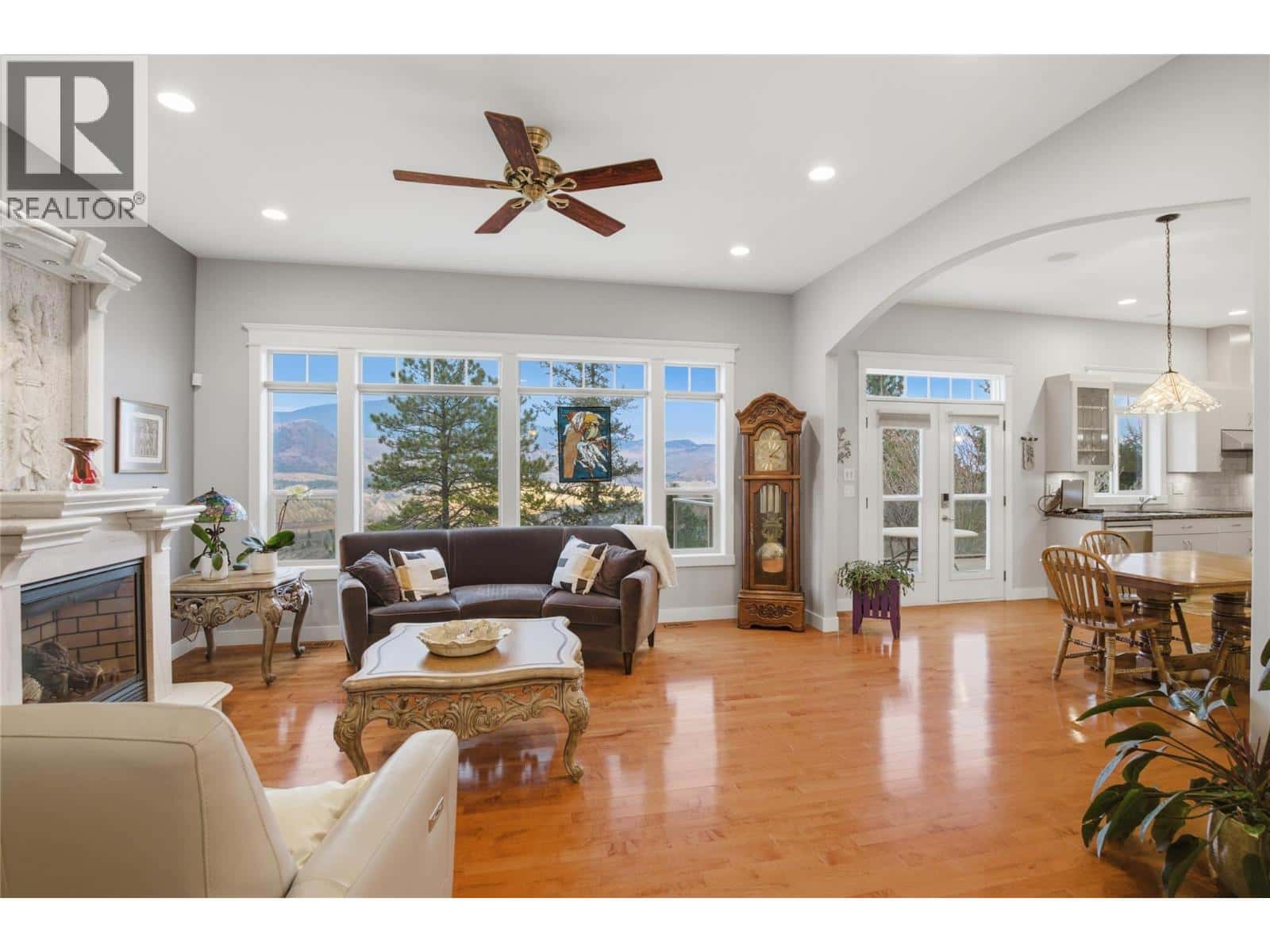 4767 UPLANDS Drive — Kamloops, British Columbia - Photo 5 of 30