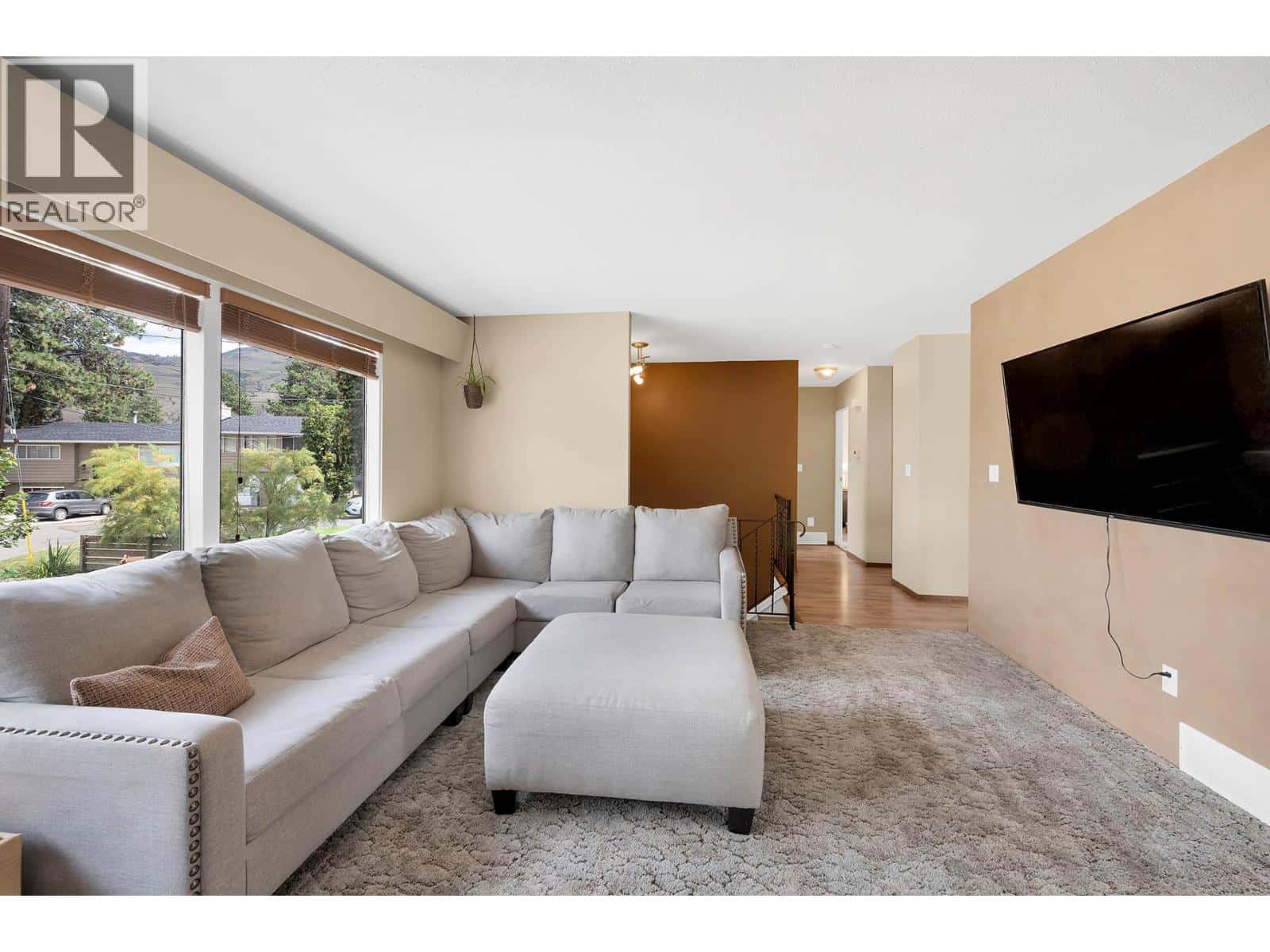 3576 MOUNTAINVIEW Place — Kamloops, British Columbia - Photo 4 of 71