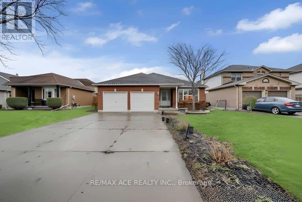 52 FOSTER CREEK DRIVE — Clarington (Newcastle), Ontario - Photo 5 of 38