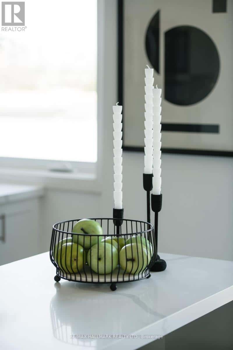 1 - 1483 O'CONNOR DRIVE — Toronto (O'Connor-Parkview), Ontario - Photo 4 of 21