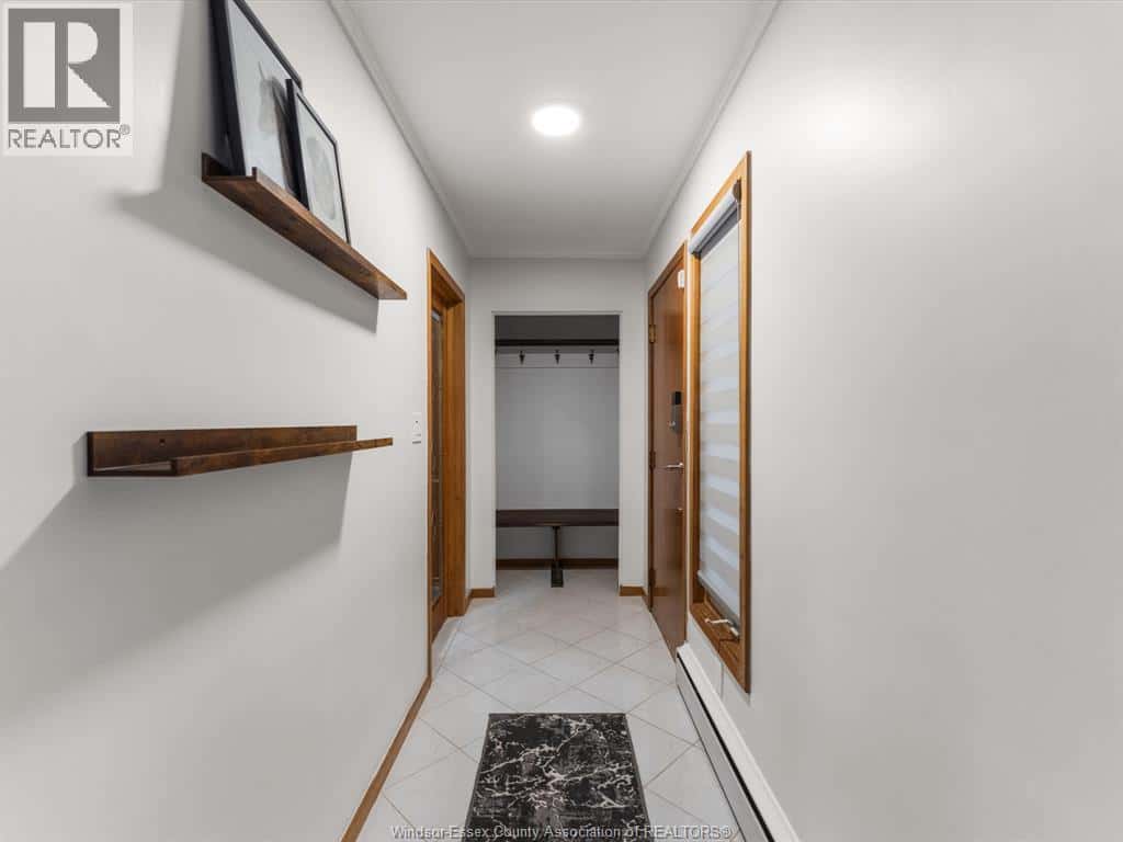 14 LORNE AVENUE — Leamington, Ontario - Photo 3 of 38