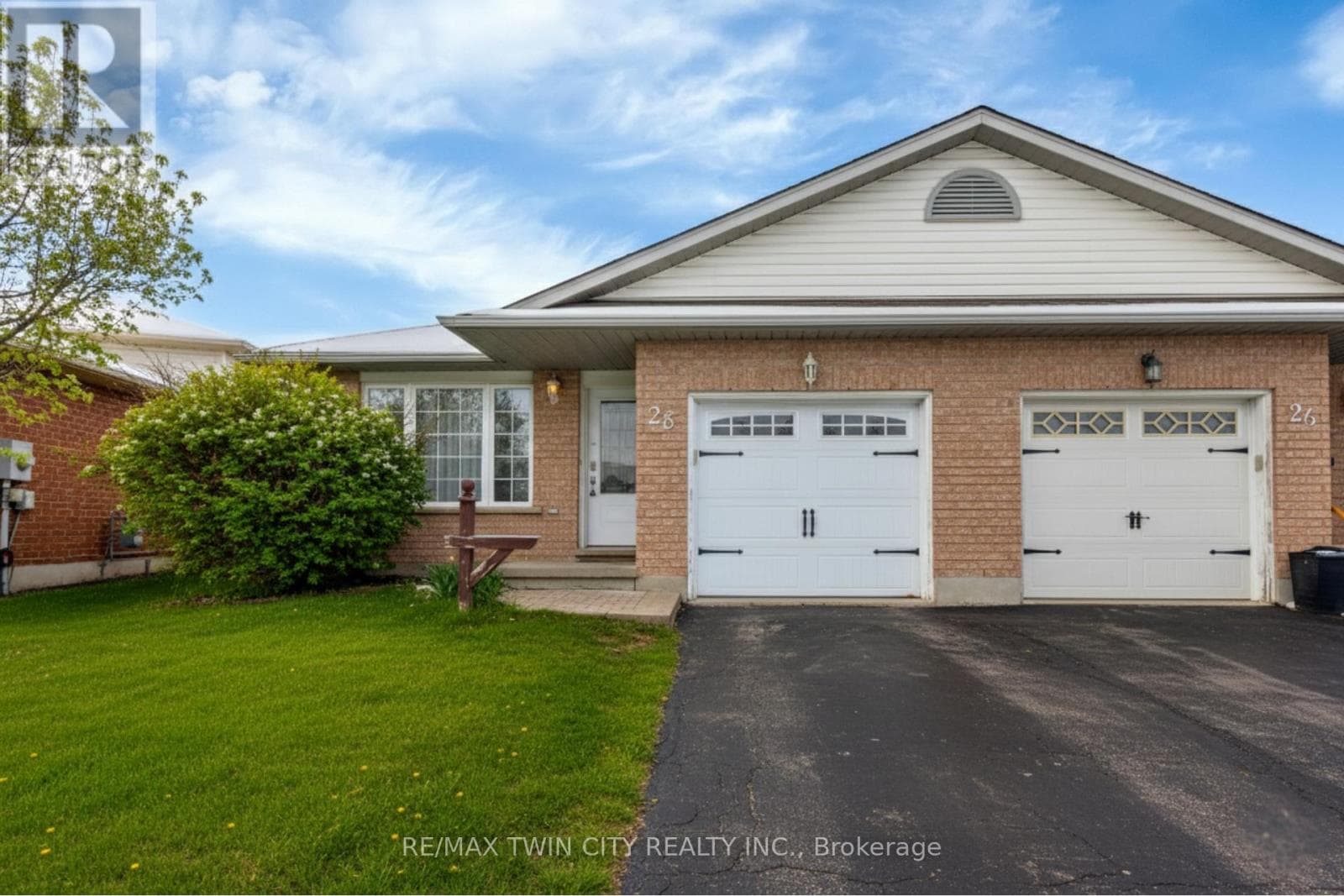 28 RIDGEWAY CRESCENT — Kitchener, Ontario - Main photo