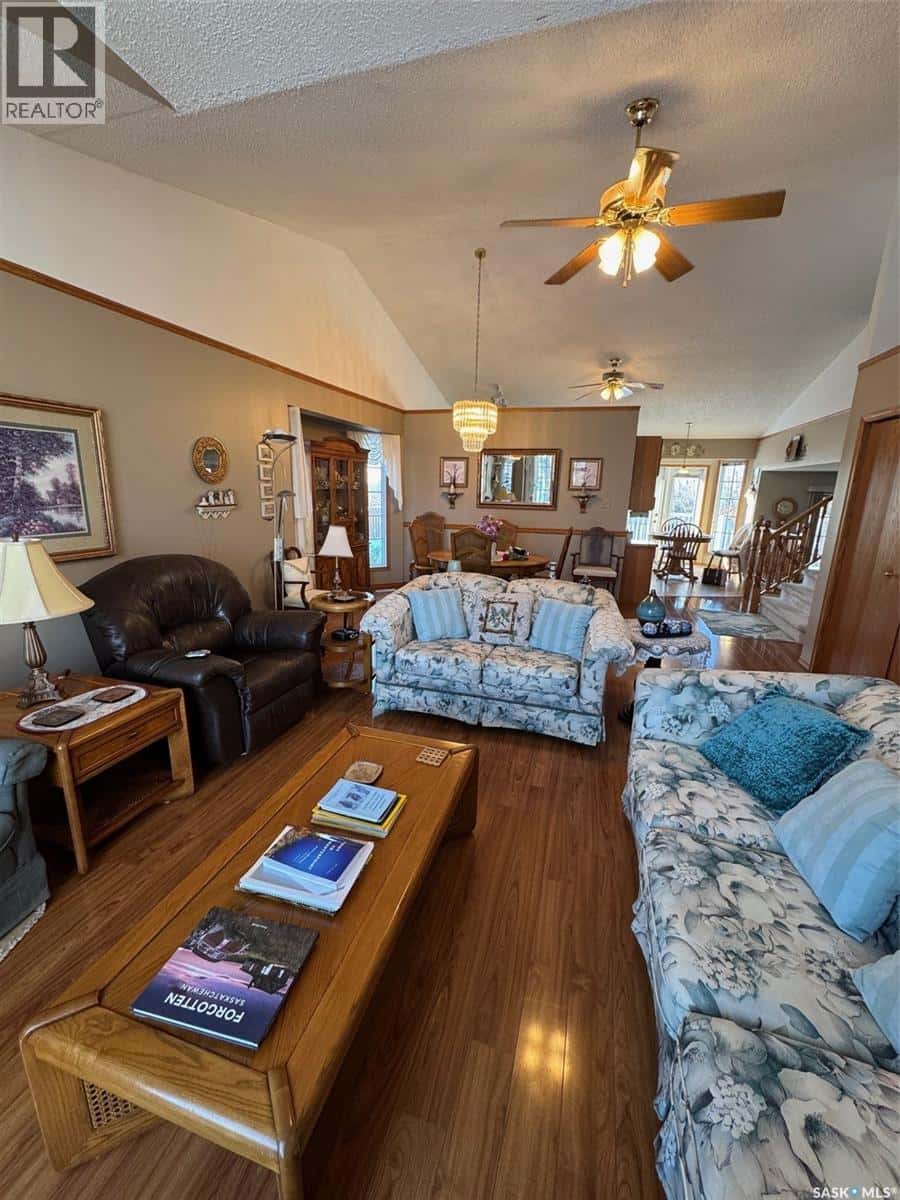 2506 Eagle RISE — North Battleford, Saskatchewan - Photo 5 of 35