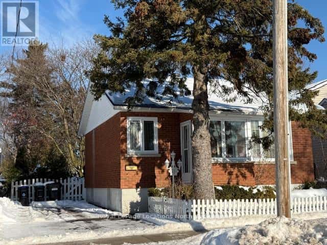 25 NINTH STREET — Collingwood, Ontario - Photo 2 of 24