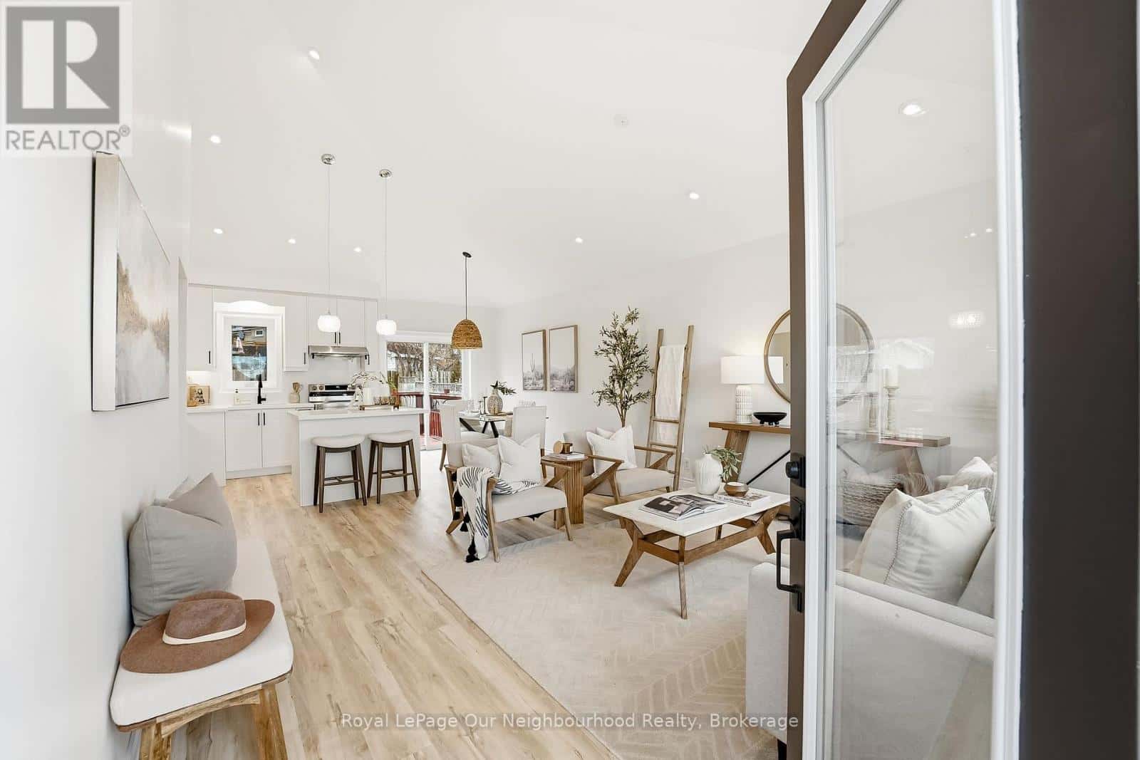 1346 SCUGOG AVENUE — Oshawa (Lakeview), Ontario - Photo 2 of 47