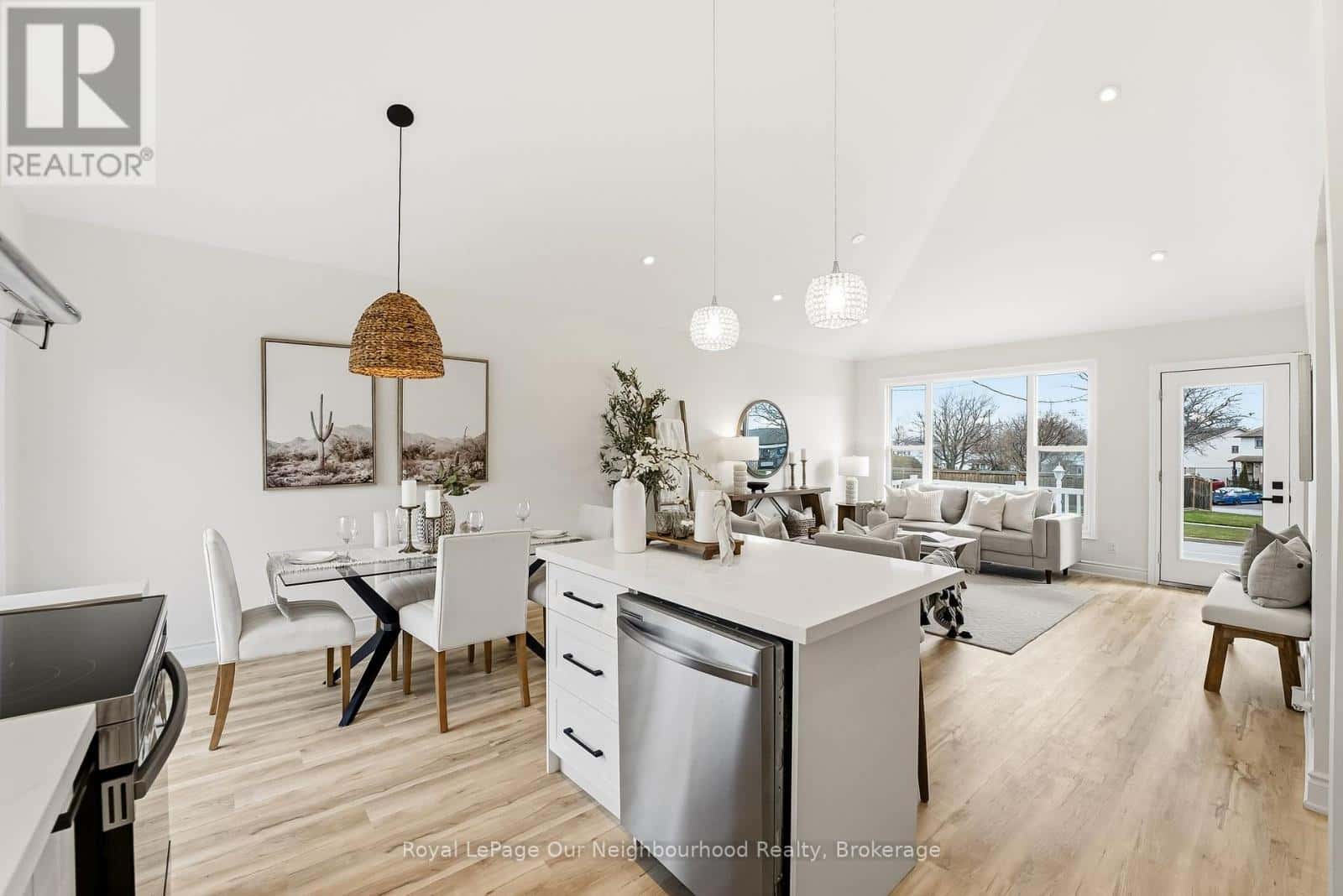 1346 SCUGOG AVENUE — Oshawa (Lakeview), Ontario - Photo 3 of 47