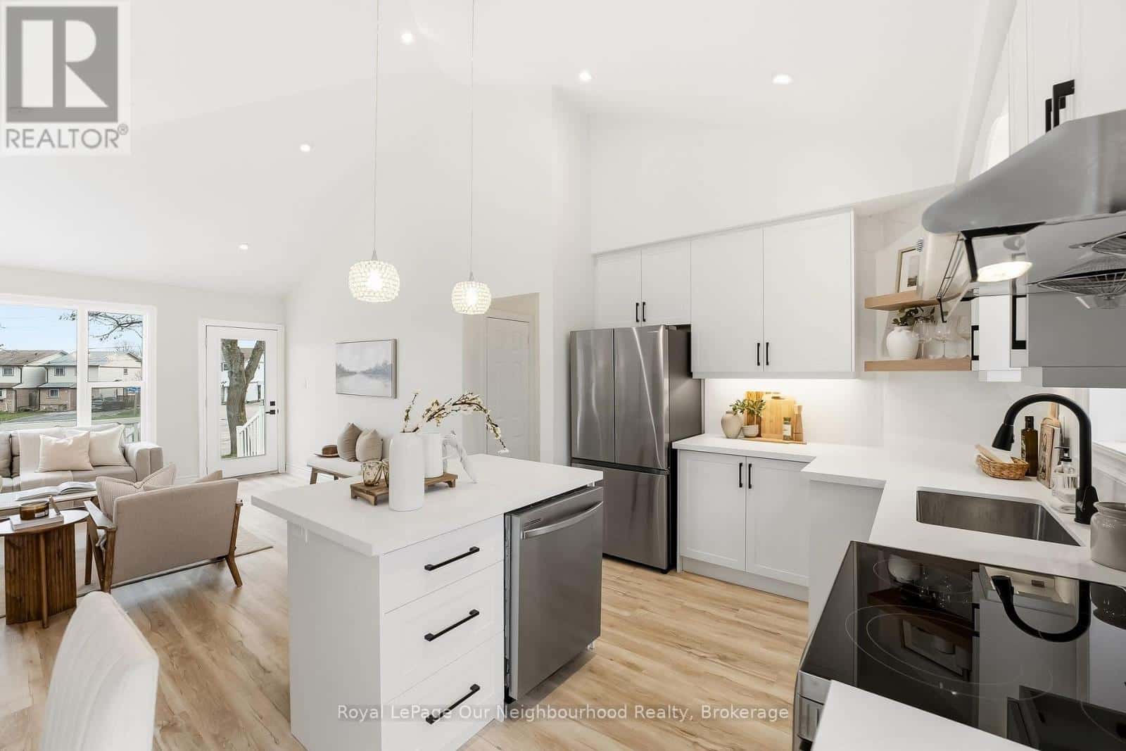 1346 SCUGOG AVENUE — Oshawa (Lakeview), Ontario - Photo 4 of 47