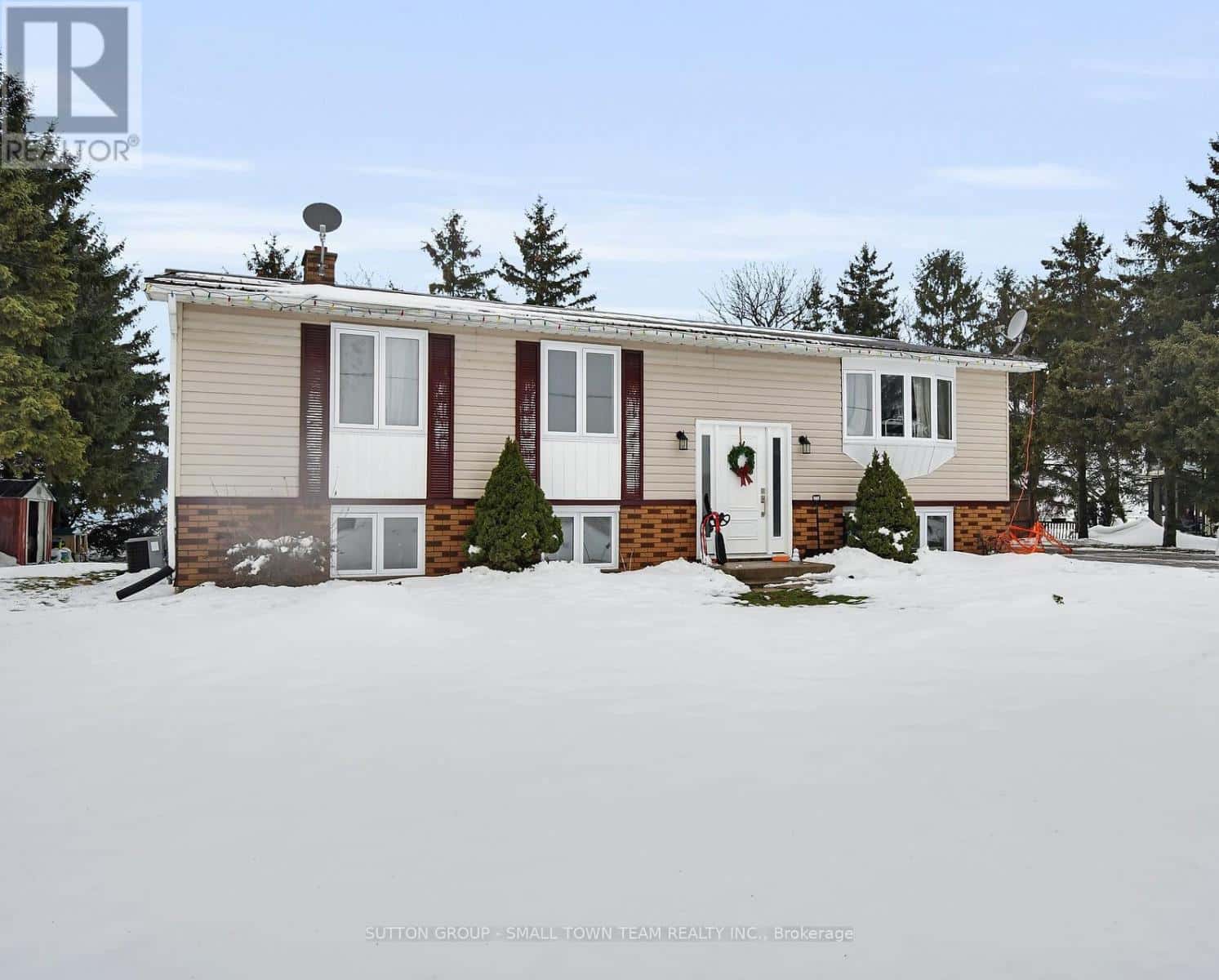 69897 GOSHEN LINE — South Huron (Stephen), Ontario - Photo 3 of 43