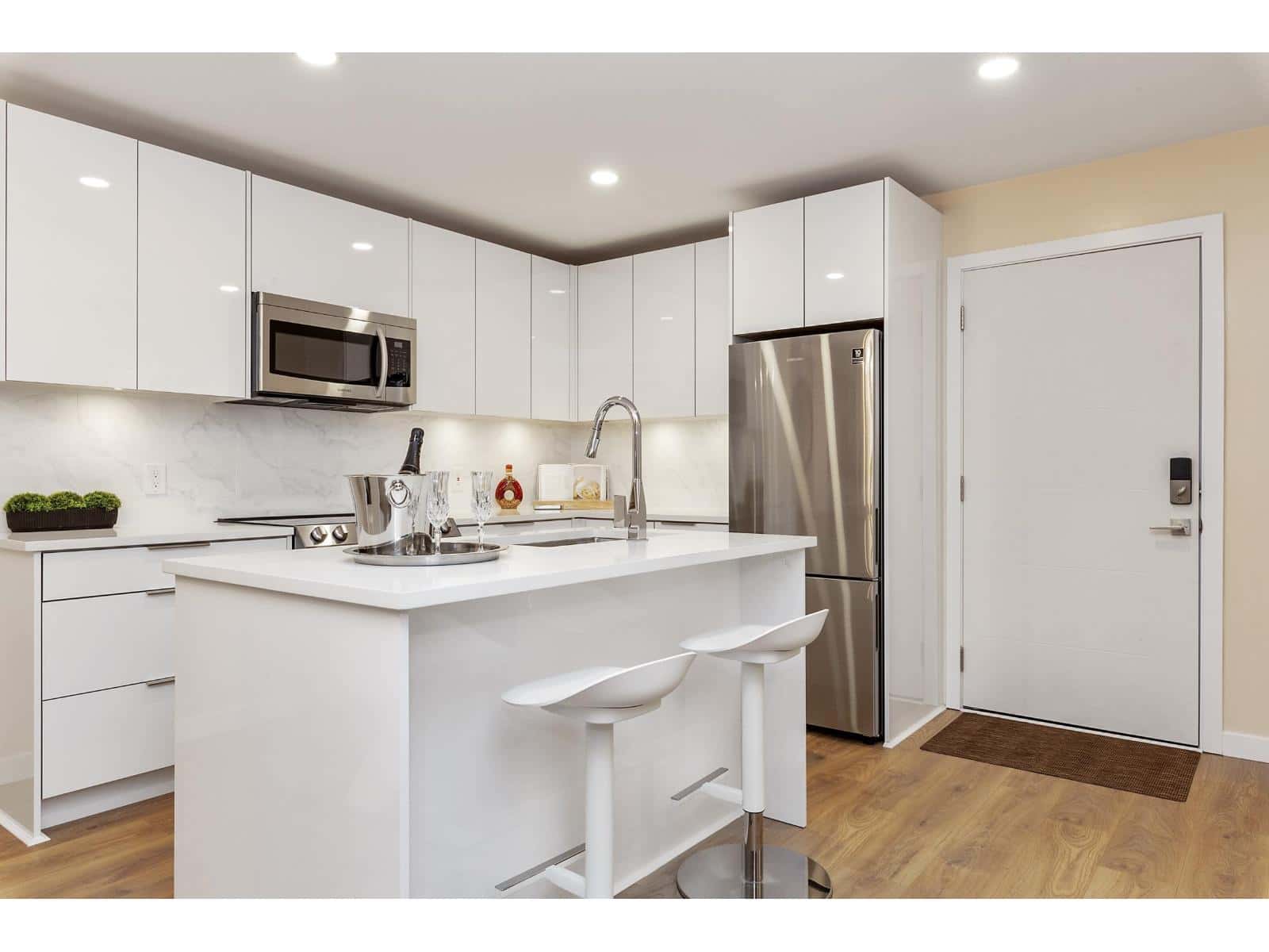 110 15739 FRASER HIGHWAY — Surrey, British Columbia - Photo 2 of 7