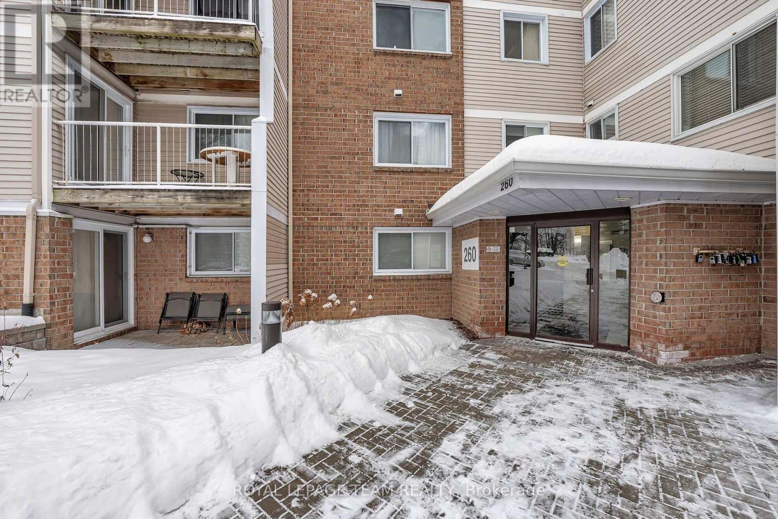 200 - 260 BRITTANY DRIVE — Ottawa, Ontario - Photo 2 of 41