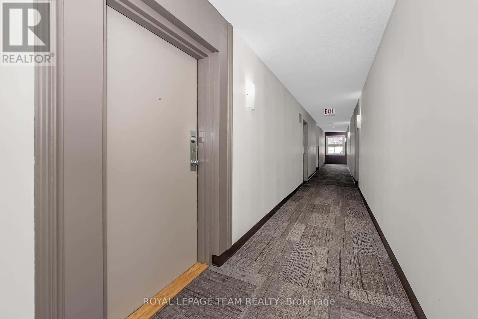 200 - 260 BRITTANY DRIVE — Ottawa, Ontario - Photo 3 of 41