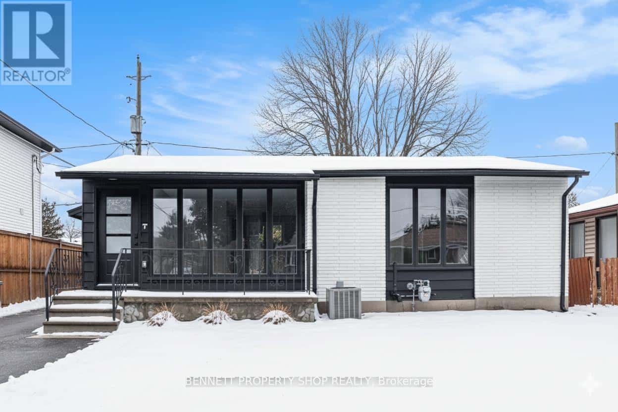 1327 AVENUE S AVENUE — Ottawa, Ontario - Photo 3 of 24