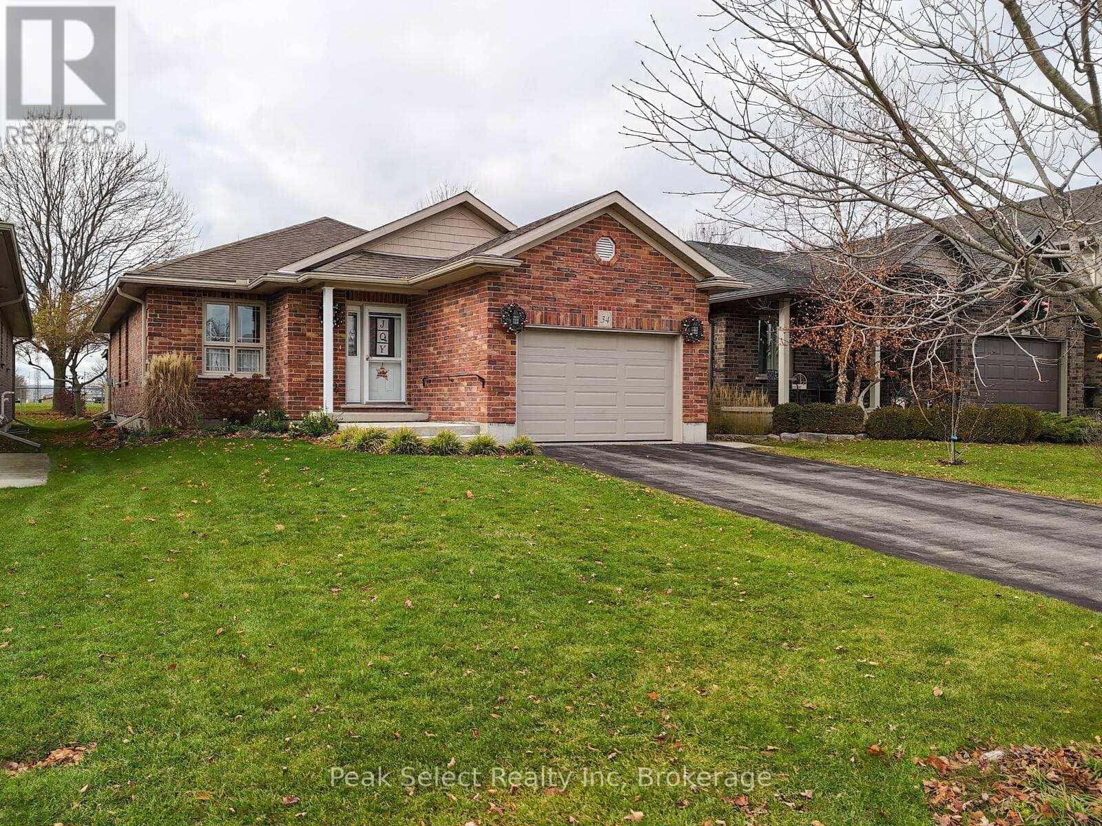 34 HOMEFIELD COURT — St. Marys, Ontario - Photo 2 of 43