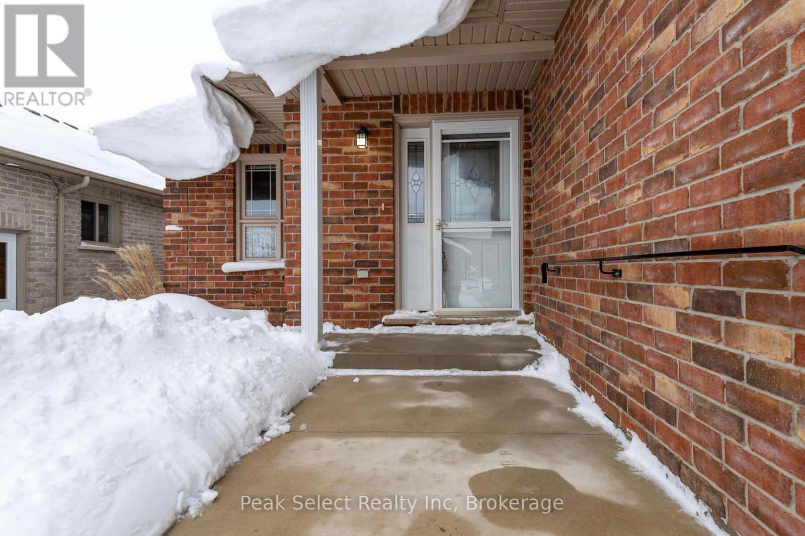 34 HOMEFIELD COURT — St. Marys, Ontario - Photo 3 of 43