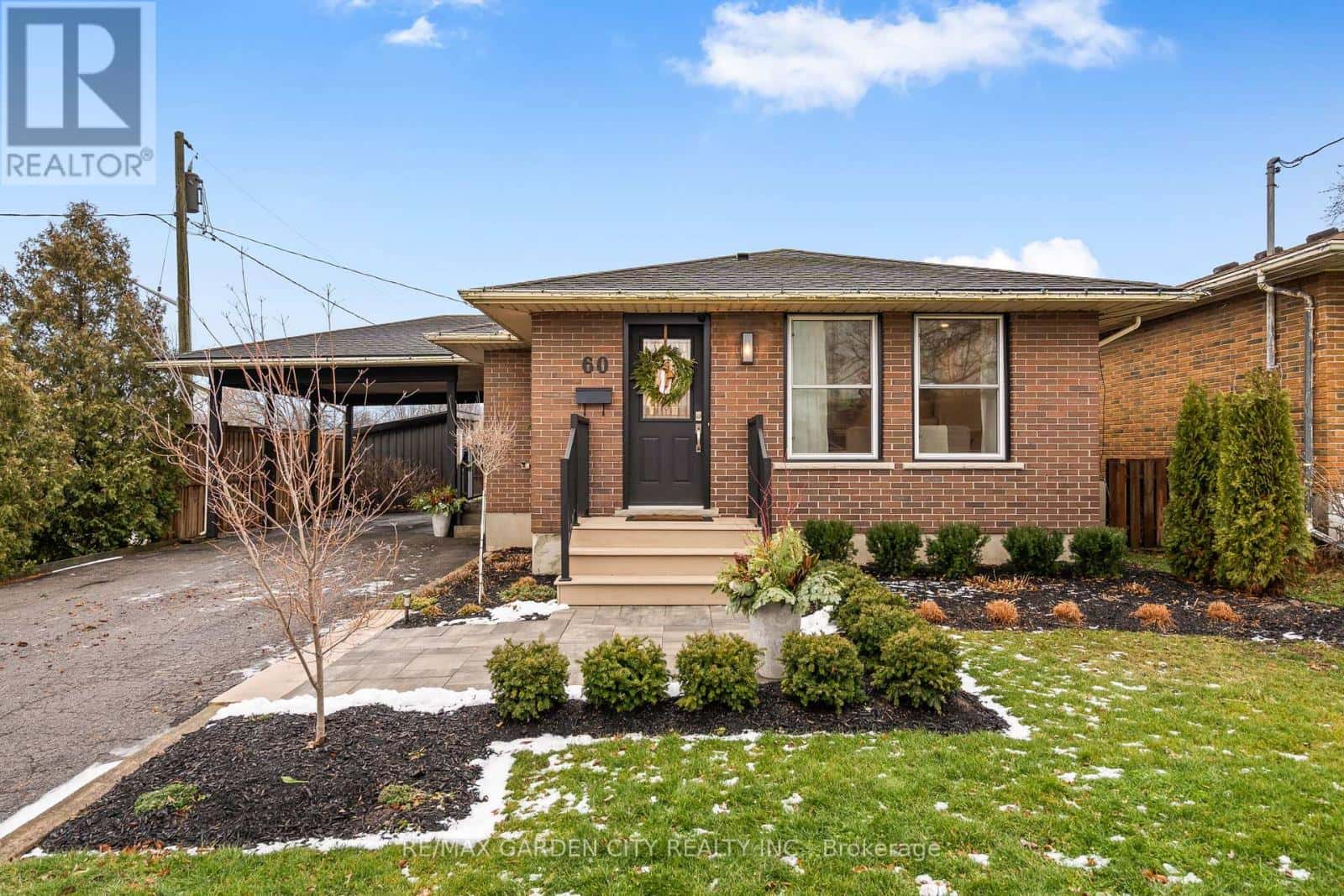 60 BRUNSWICK STREET — St. Catharines (Western Hill), Ontario - Photo 5 of 43