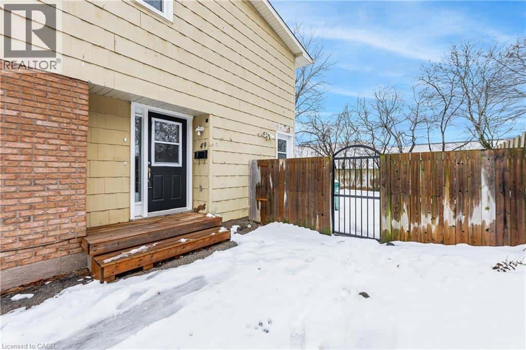 49 FERGUSON Avenue — Cambridge, Ontario - Photo 5 of 36