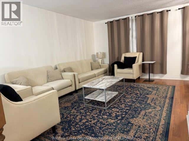 816 DAWSON ROAD — Windsor, Ontario - Photo 3 of 25