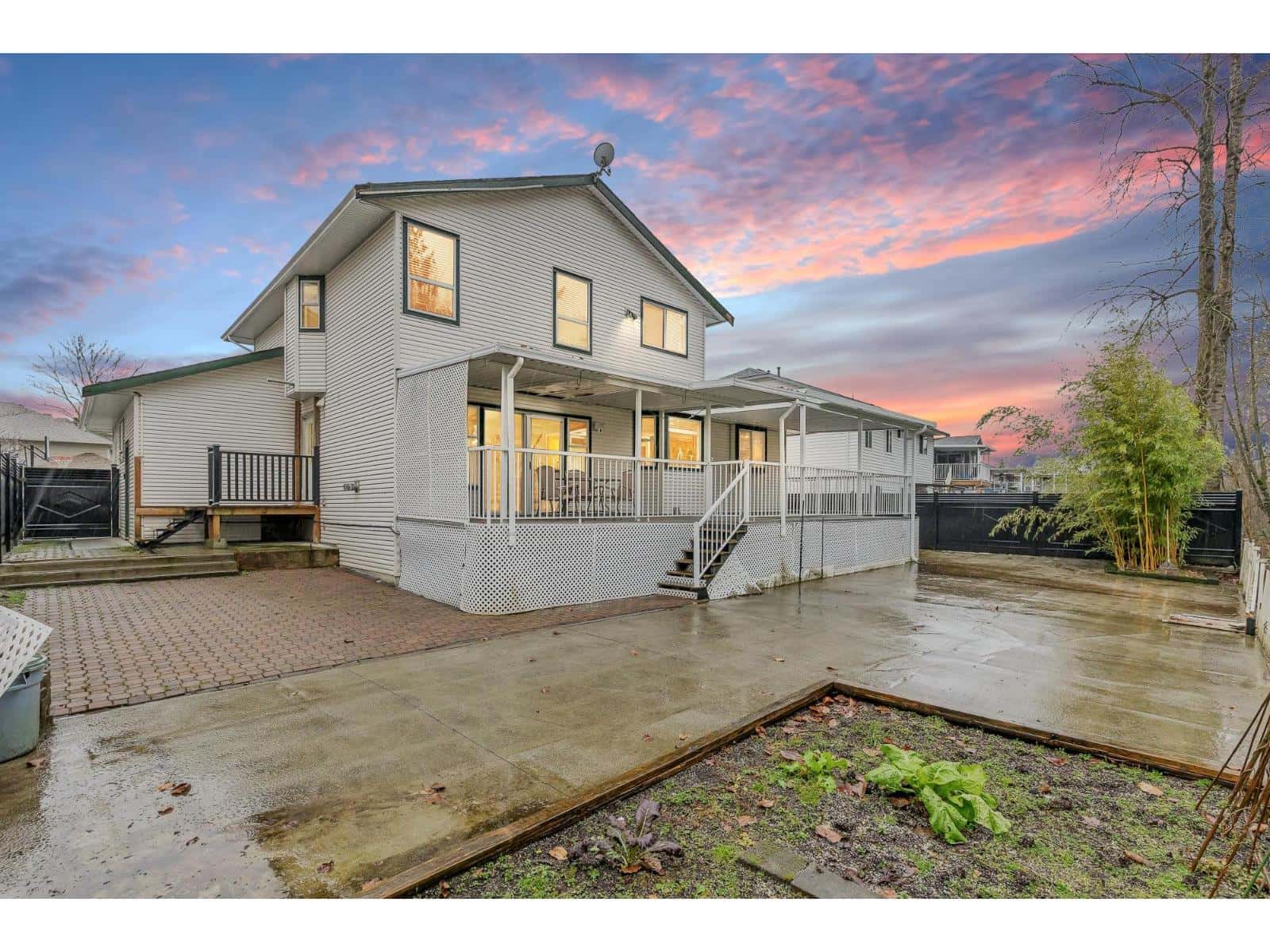 2989 CREEKSIDE DRIVE — Abbotsford, British Columbia - Photo 4 of 36