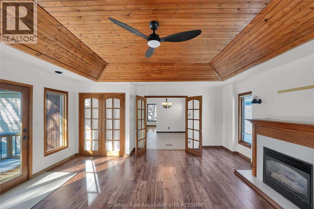 234 Wellington STREET — Blenheim, Ontario - Photo 3 of 47