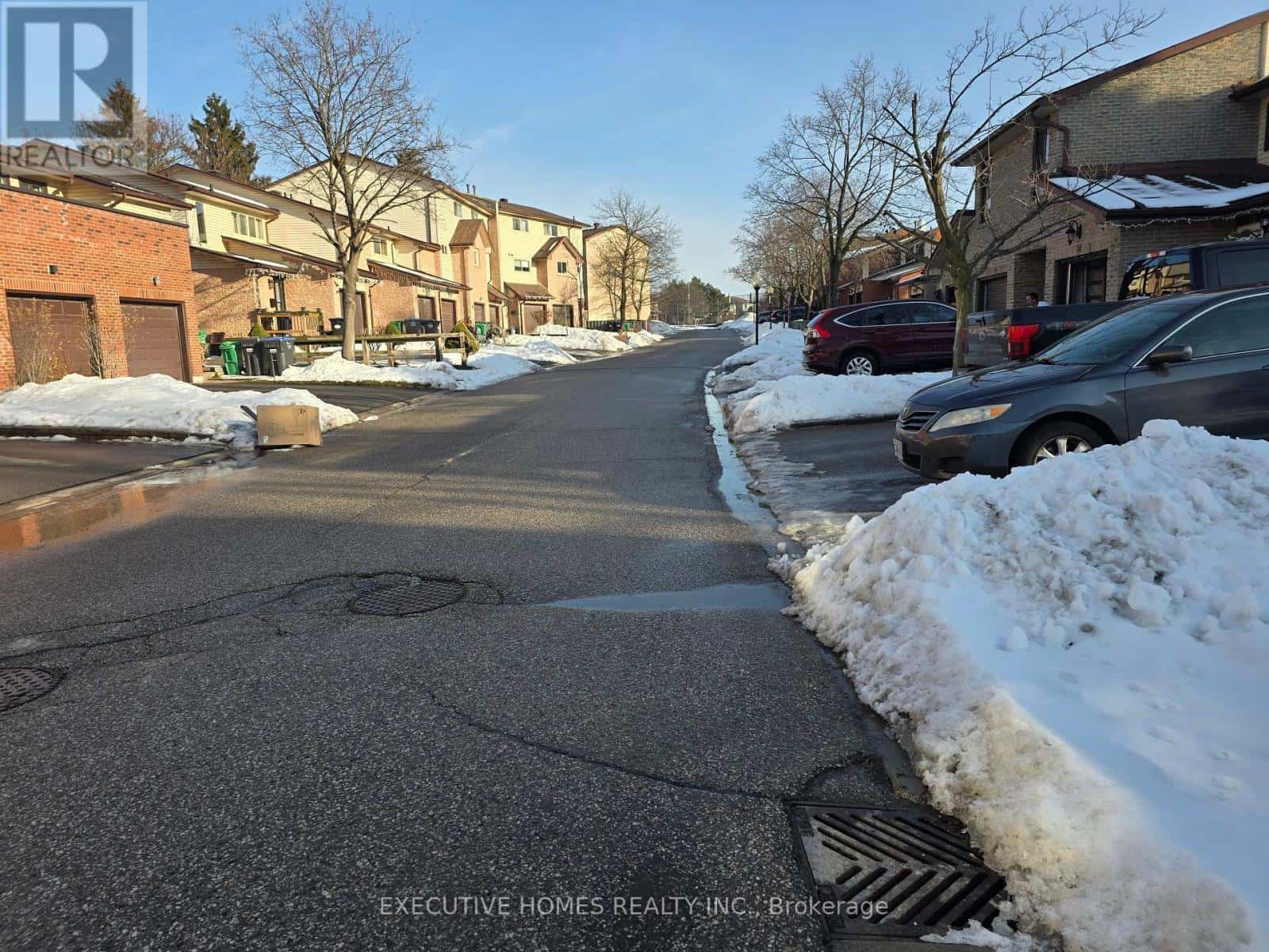 61 COLLINS CRESCENT — Brampton (Brampton North), Ontario - Photo 3 of 30