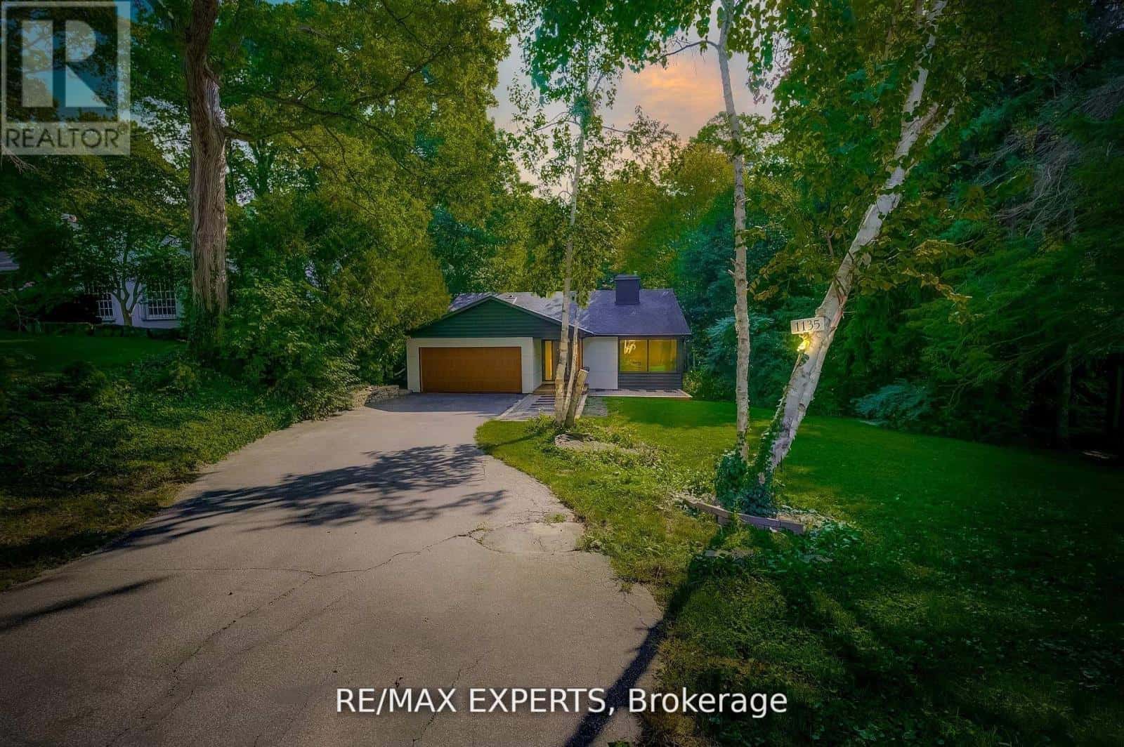 1135 GREENOAKS DRIVE — Mississauga (Lorne Park), Ontario - Photo 3 of 50