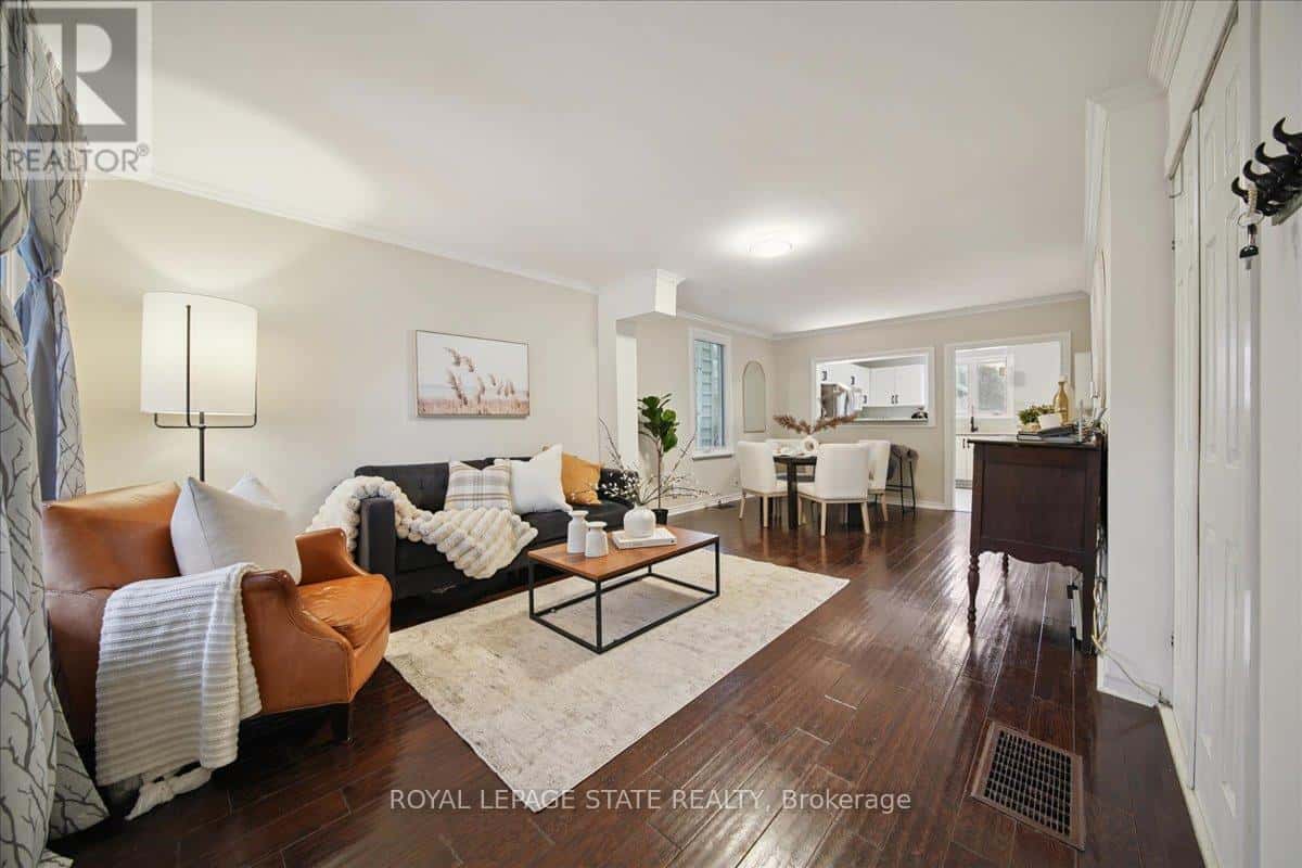 171 PALING AVENUE — Hamilton (Homeside), Ontario - Photo 5 of 50