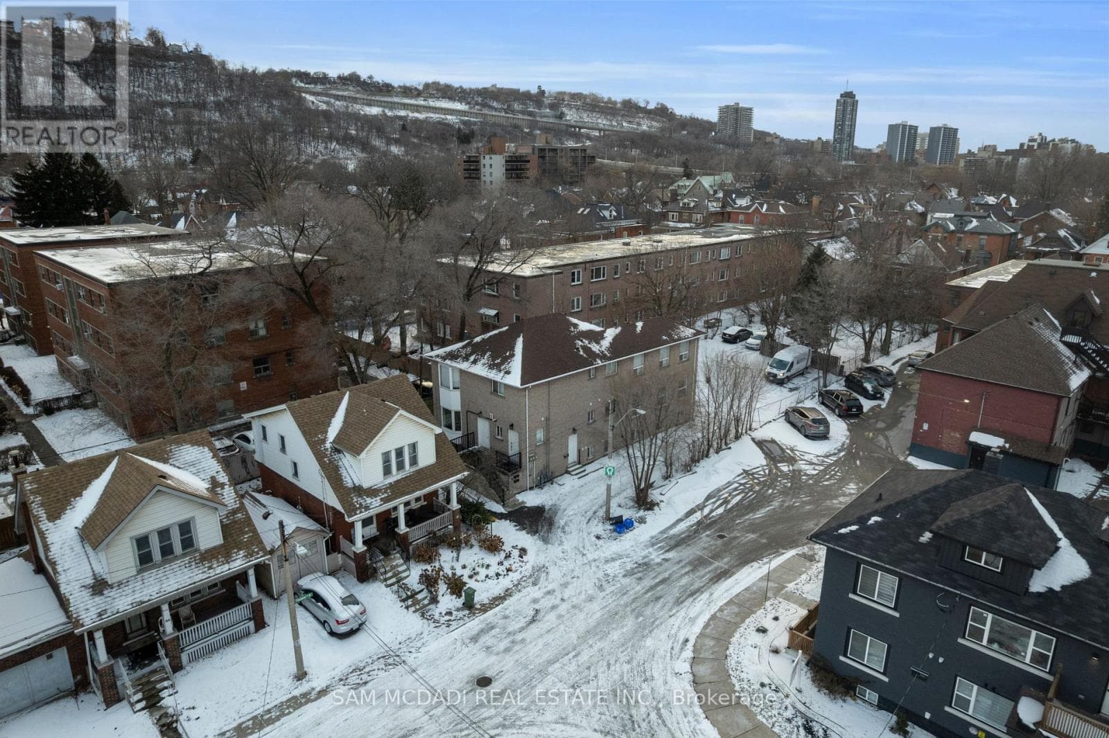 90 TISDALE STREET S — Hamilton (Stinson), Ontario - Main photo