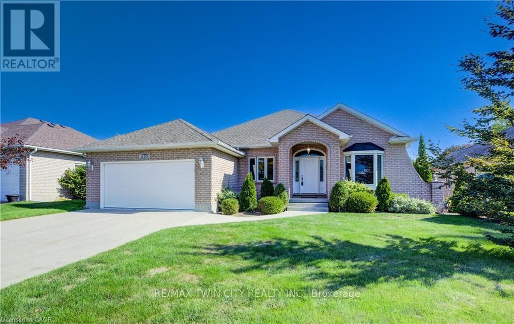 430 CARYNDALE DRIVE — Kitchener, Ontario - Main photo