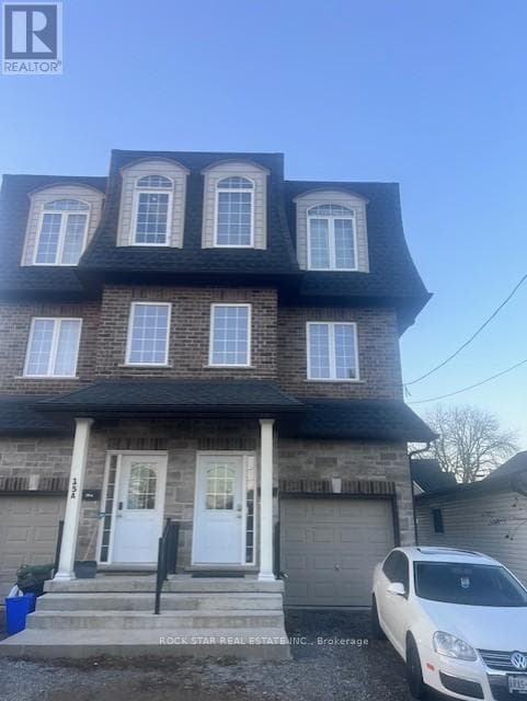 15 TOWNLINE ROAD E — St. Catharines (Burleigh Hill), Ontario - Main photo