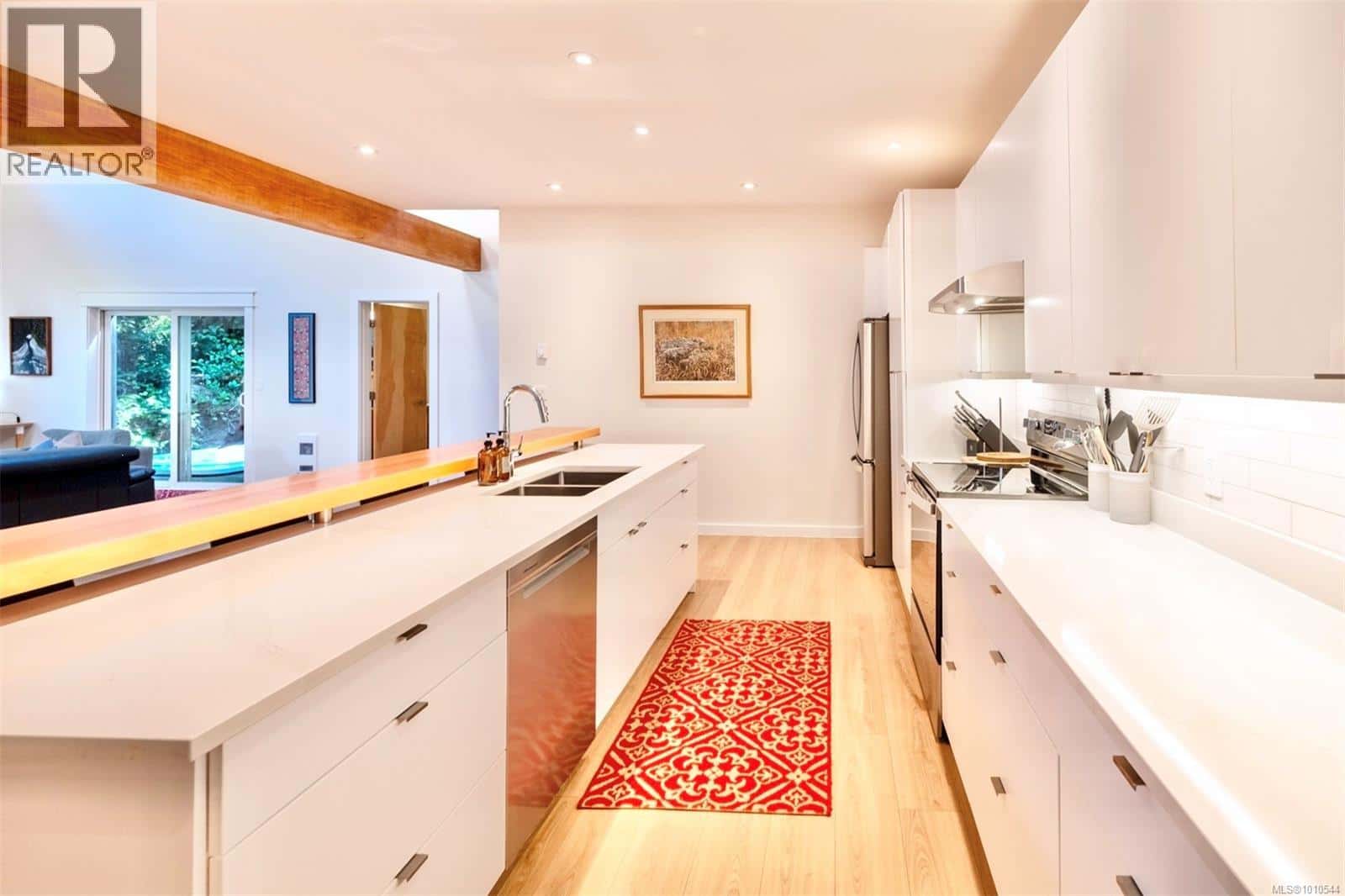 1316 Lynn Rd — Tofino, British Columbia - Photo 5 of 43