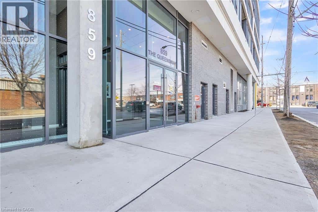 Toronto — Toronto - Photo 3 of 39