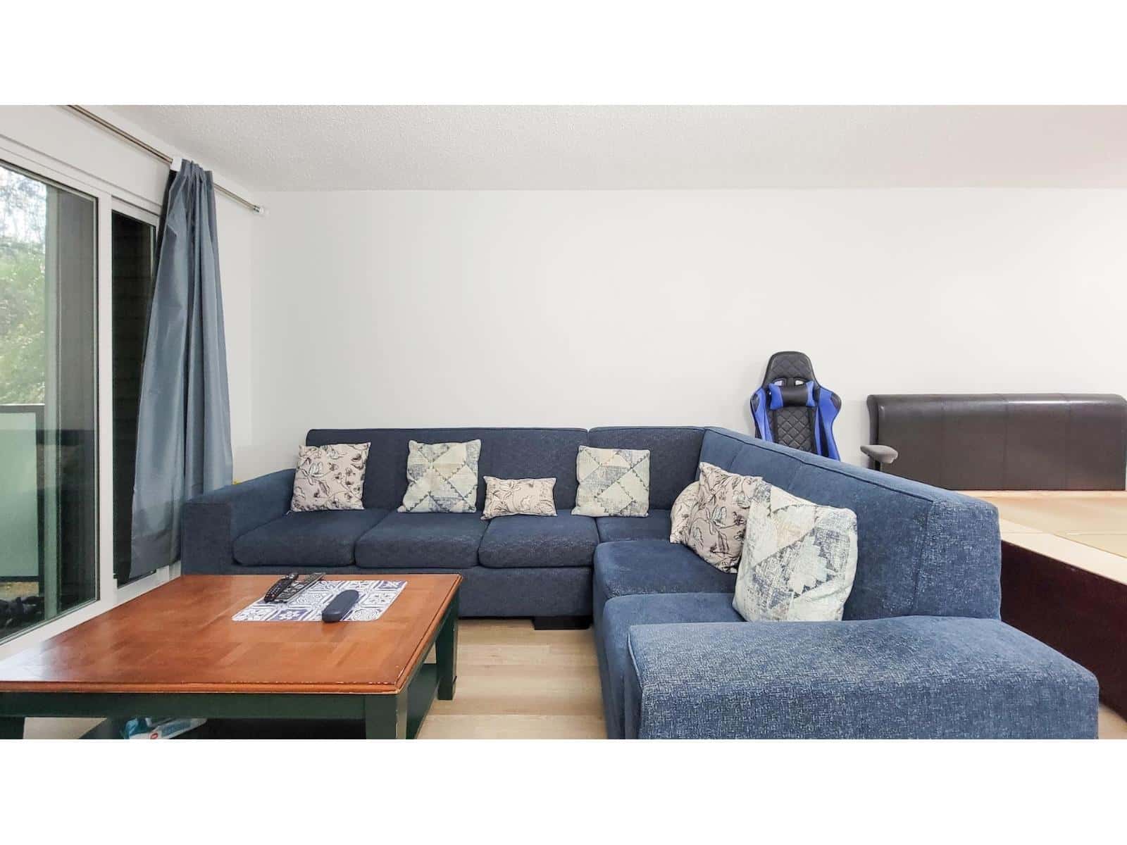 214 33400 BOURQUIN PLACE — Abbotsford, British Columbia - Photo 4 of 23