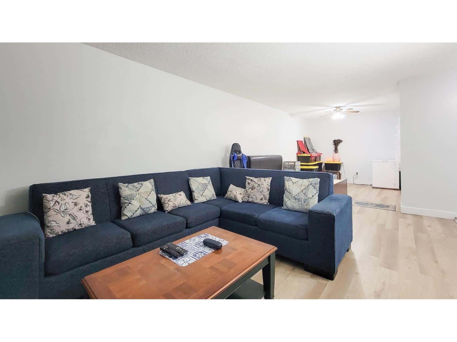 214 33400 BOURQUIN PLACE — Abbotsford, British Columbia - Photo 5 of 23