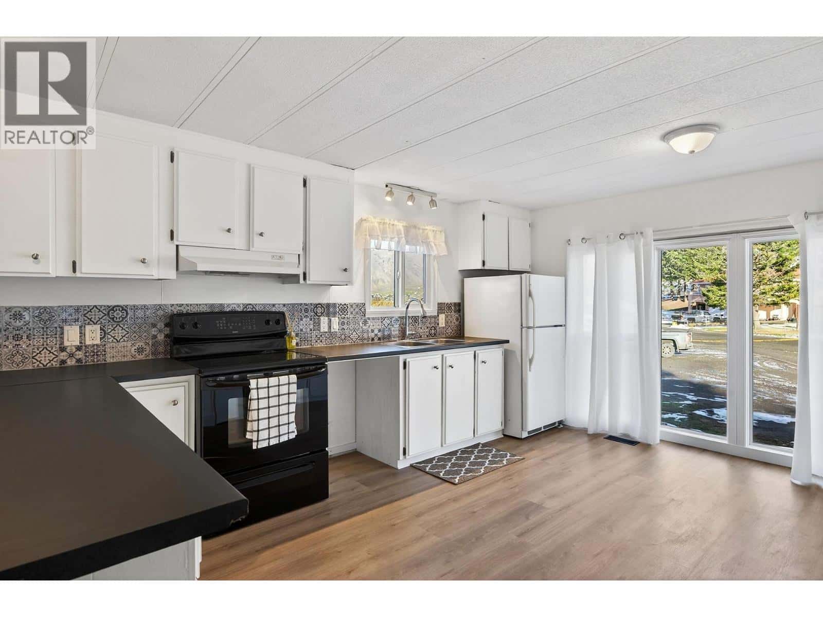 1175 Rose Hill Road Unit# 101 — Kamloops, British Columbia - Photo 2 of 43