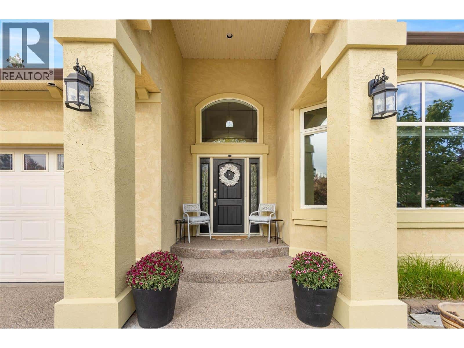 1012 Arbor View Drive — Kelowna, British Columbia - Photo 4 of 74