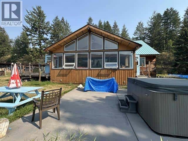 6831 SODA CREEK MACALISTER ROAD — Williams Lake, British Columbia - Photo 3 of 26
