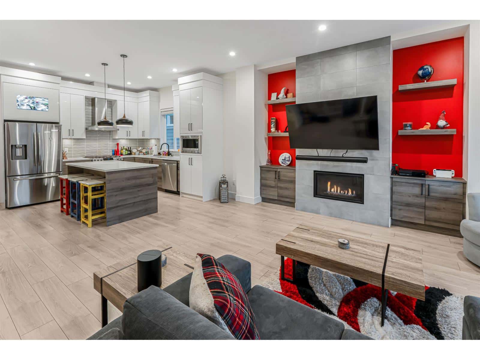 17188 1 AVENUE — Surrey, British Columbia - Photo 3 of 38