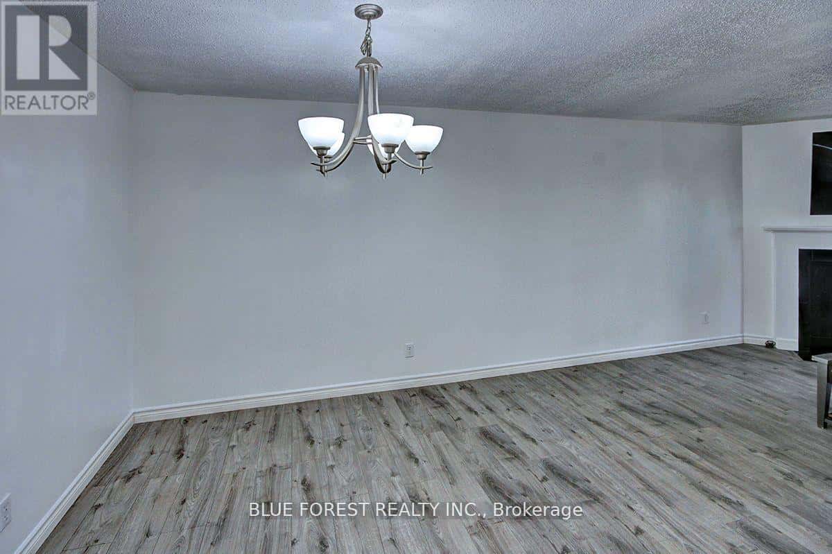 209 - 739 DEVERON CRESCENT — London South (South T), Ontario - Photo 4 of 8