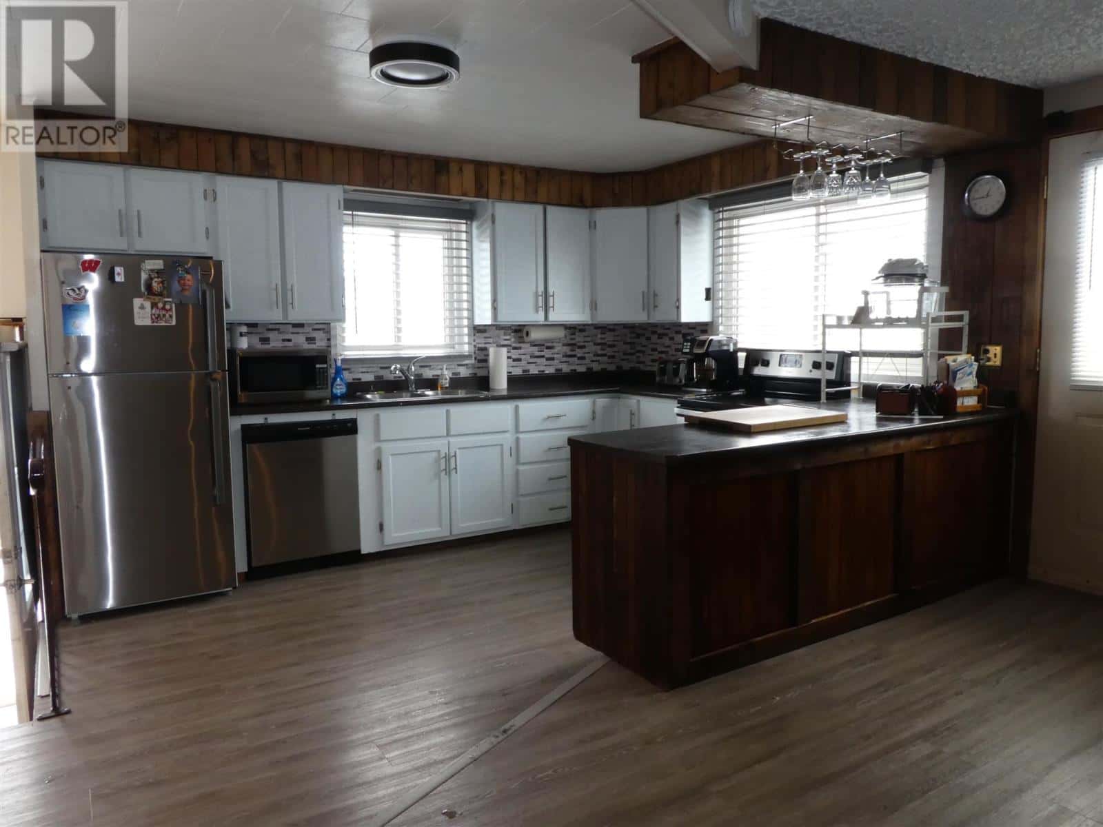 150 Dieppe Rd — Longlac, Ontario - Photo 2 of 27