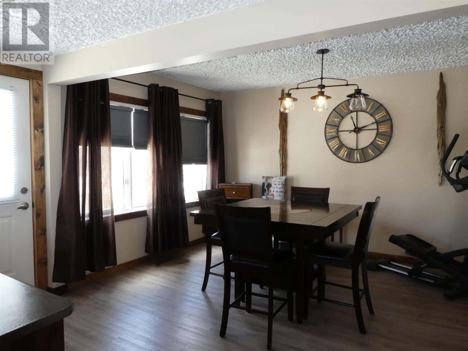 150 Dieppe Rd — Longlac, Ontario - Photo 4 of 27