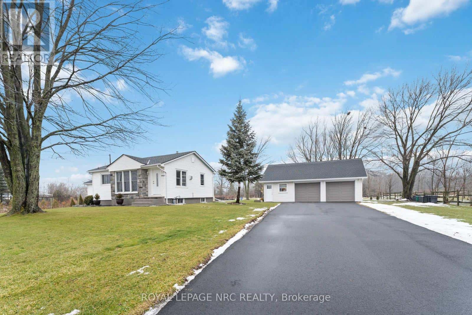 3406 BOWEN ROAD — Fort Erie (Stevensville), Ontario - Photo 2 of 43