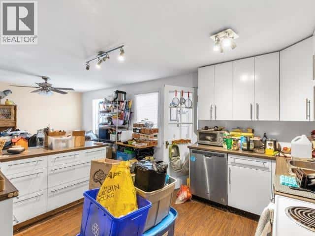 10 ANTWERP STREET — Whitehorse, Yukon - Photo 2 of 16