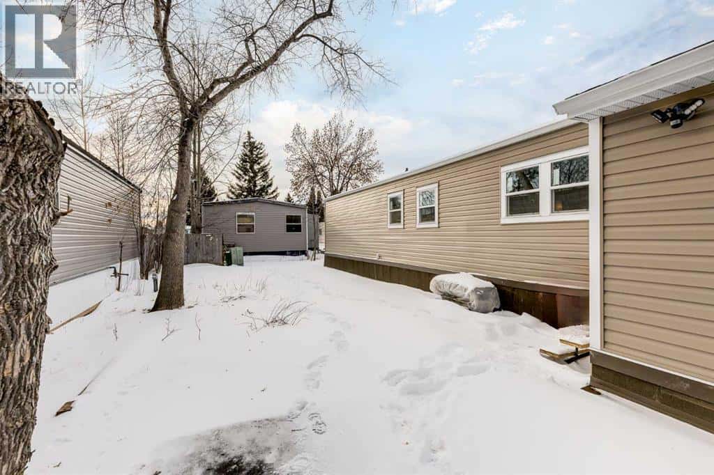 56, 6220 17 Avenue SE — Calgary, Alberta - Photo 4 of 32