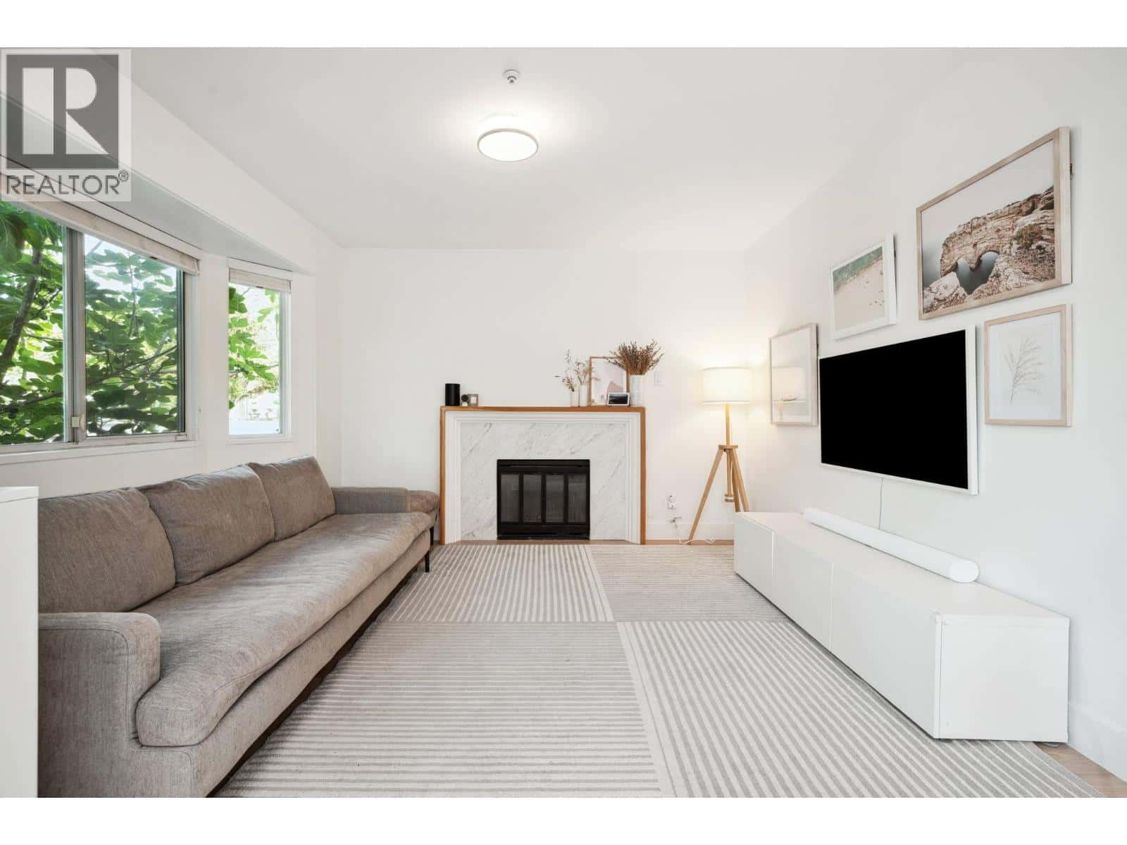 5921 ONTARIO STREET — Vancouver, British Columbia - Photo 4 of 40