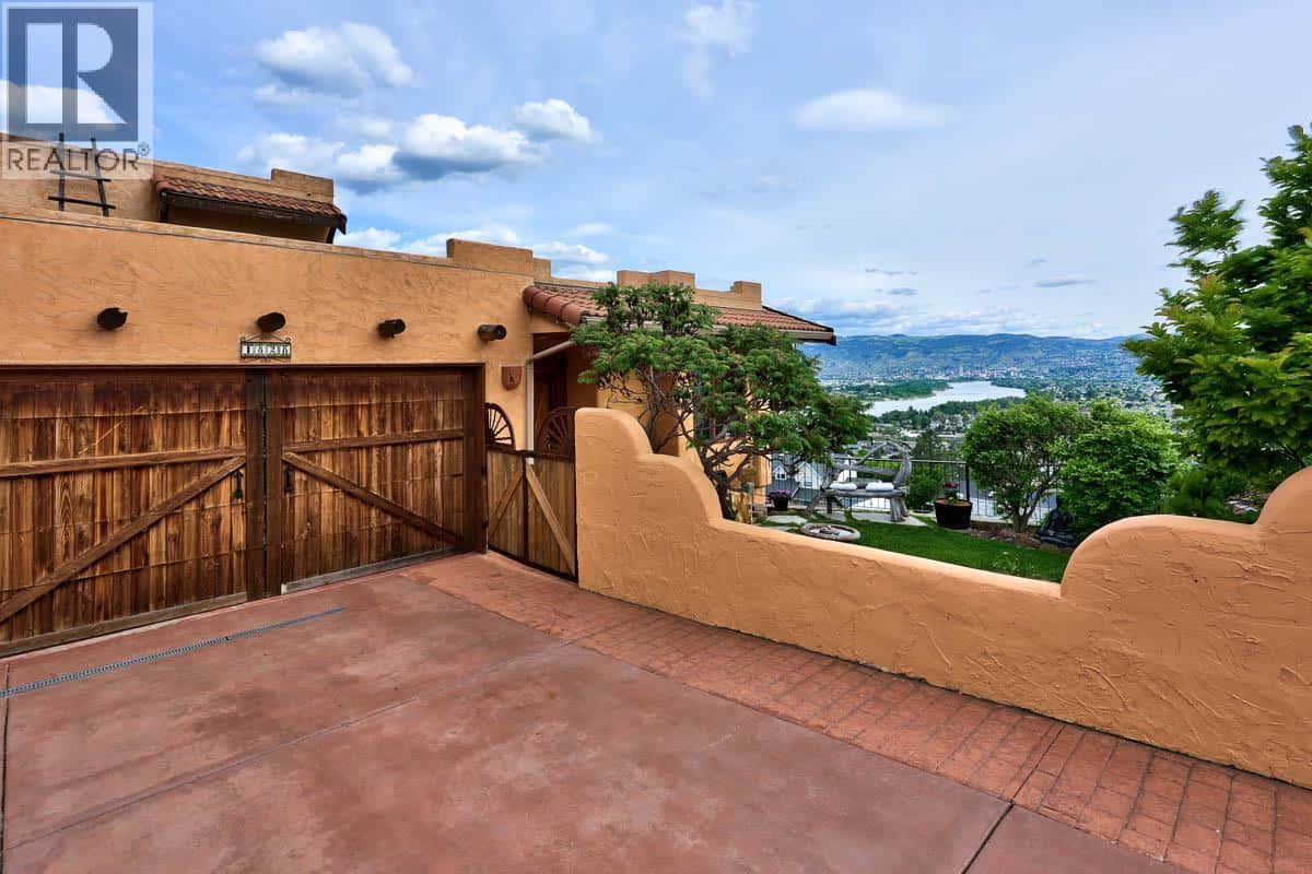 1828 NORVIEW Place — Kamloops, British Columbia - Photo 5 of 75