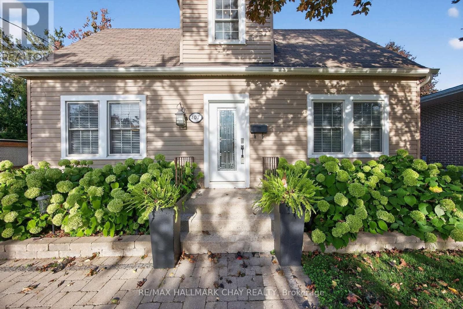 107 PEEL STREET — Barrie (Wellington), Ontario - Main photo