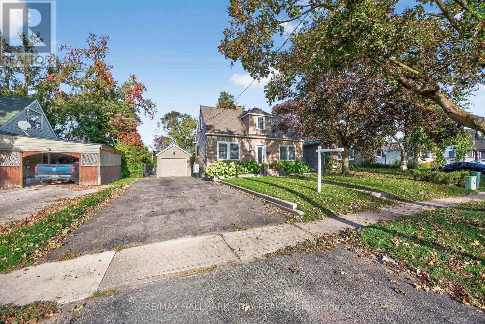 107 PEEL STREET — Barrie (Wellington), Ontario - Photo 3 of 49