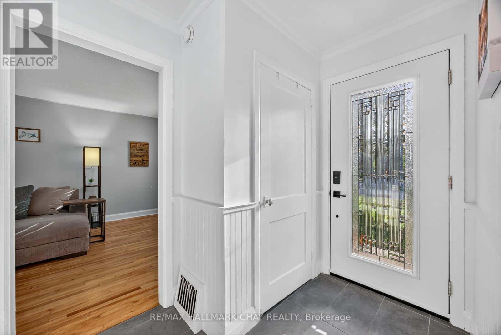 107 PEEL STREET — Barrie (Wellington), Ontario - Photo 5 of 49