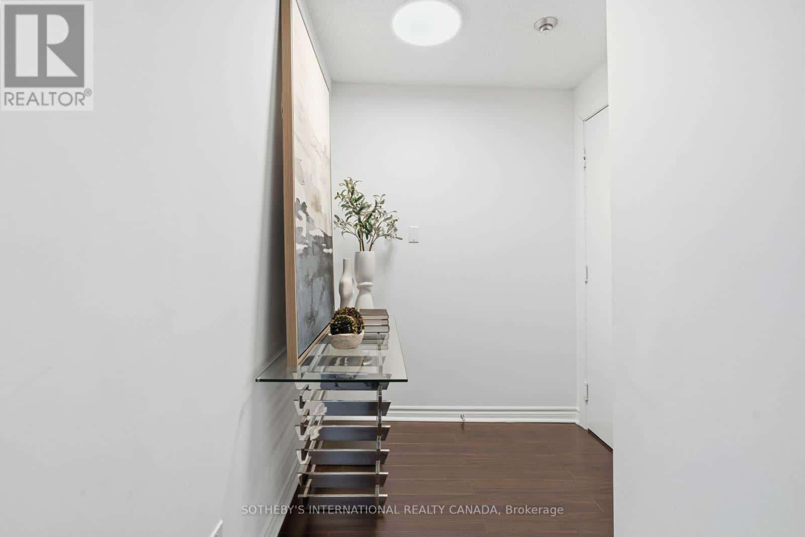 1210 - 5229 DUNDAS STREET W — Toronto (Islington-City Centre West), Ontario - Photo 4 of 50